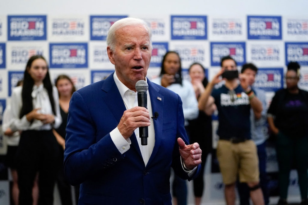 Biden faces internal party pressures to abandon his reelection campaign.