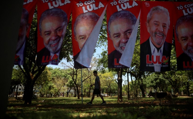 For Lula, Brazil's sovereignty is at stake in final election