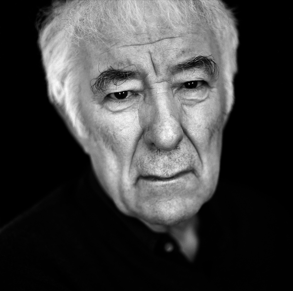 How Seamus Heaney Wrote His Way Through a War