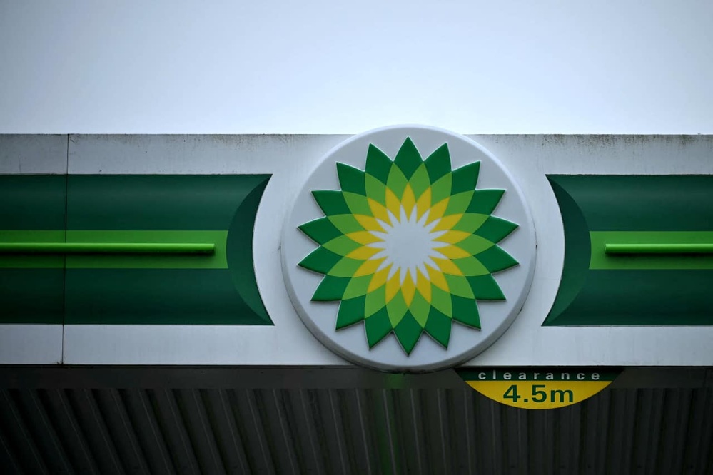 BP's stock jumps on Wall Street Journal report of Shell deal talks. Here's how the deal could work.