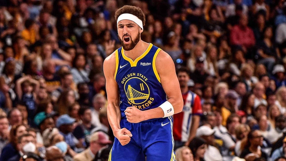 Klay Thompson leaves Warriors, signs with Mavericks for $50 million.
