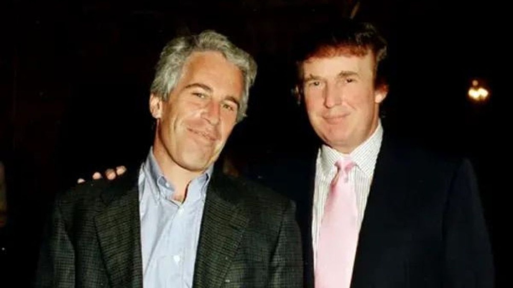 Real Pic of Trump and Jeffrey Epstein in 1997?