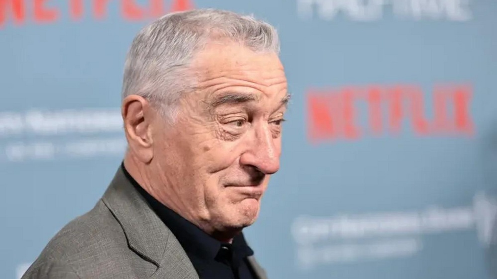 Paramount Permanently Banned 'Creepy Clown' Robert De Niro?