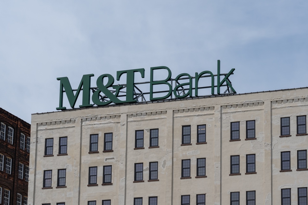 M&T's bid for lending diversity bolsters earnings