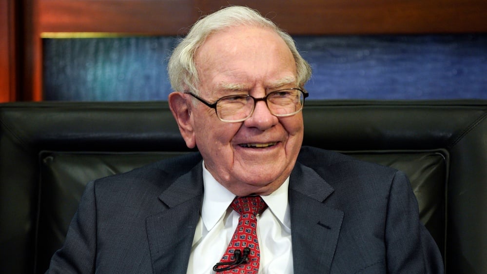 Warren Buffett announces plans to retire at year's end