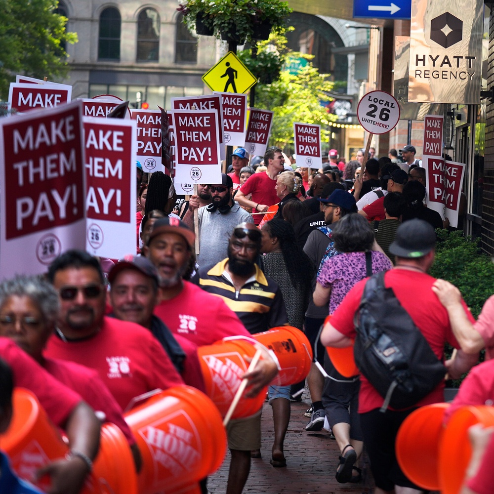 About 10,000 Hotel Workers Walk Off the Job on Labor Day Weekend