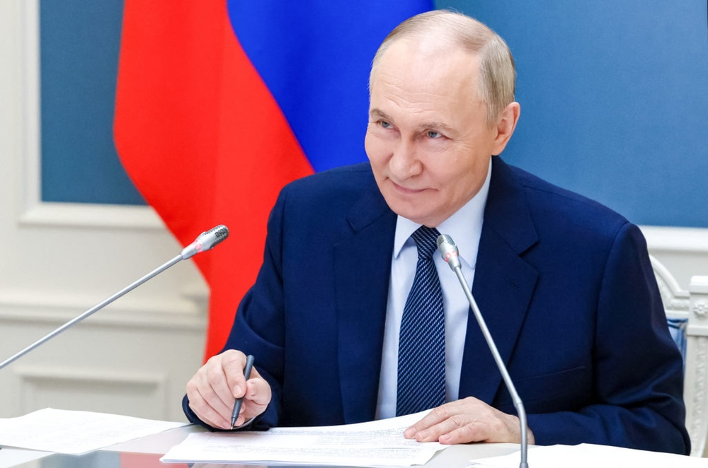 Putin ‘is preparing for more war,' GOP senator warns after meeting with Zelenskyy and Macron