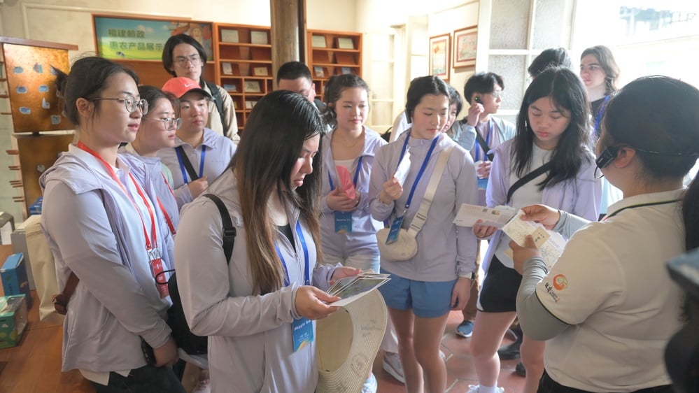 U.S. revokes visas for Chinese students over CCP ties