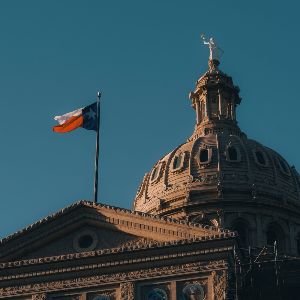 Texas Republicans push new map; Democrats flee to block vote