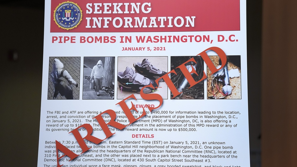 Virginia man arrested in 2021 DNC/RNC pipe‑bomb case