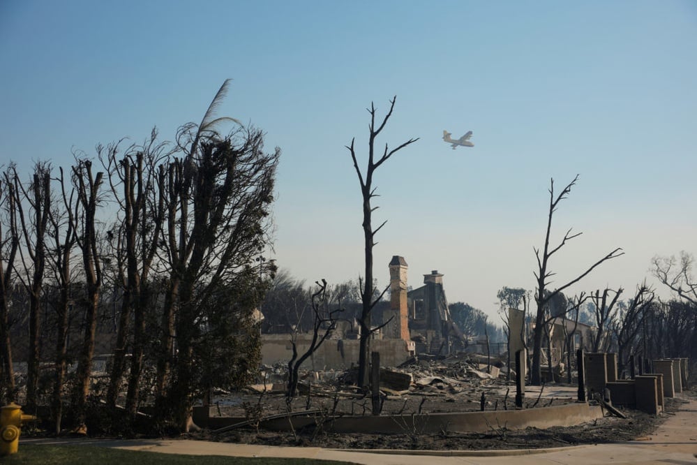 Wildfires devastate Los Angeles, prompting widespread emergency responses