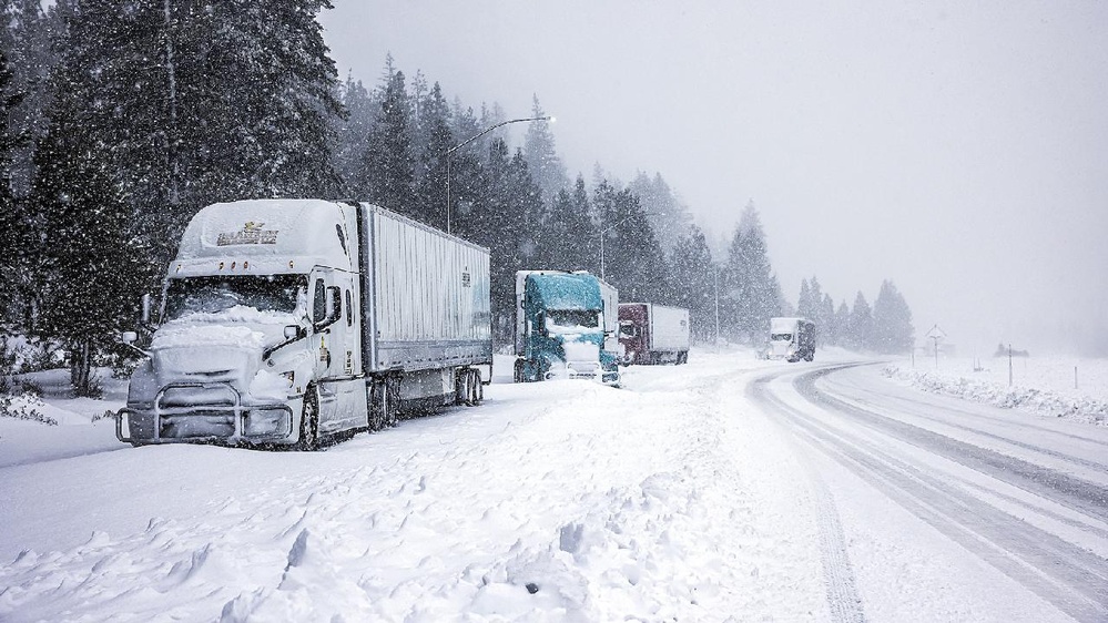 Storm inundates Northern California with rain, heavy snow