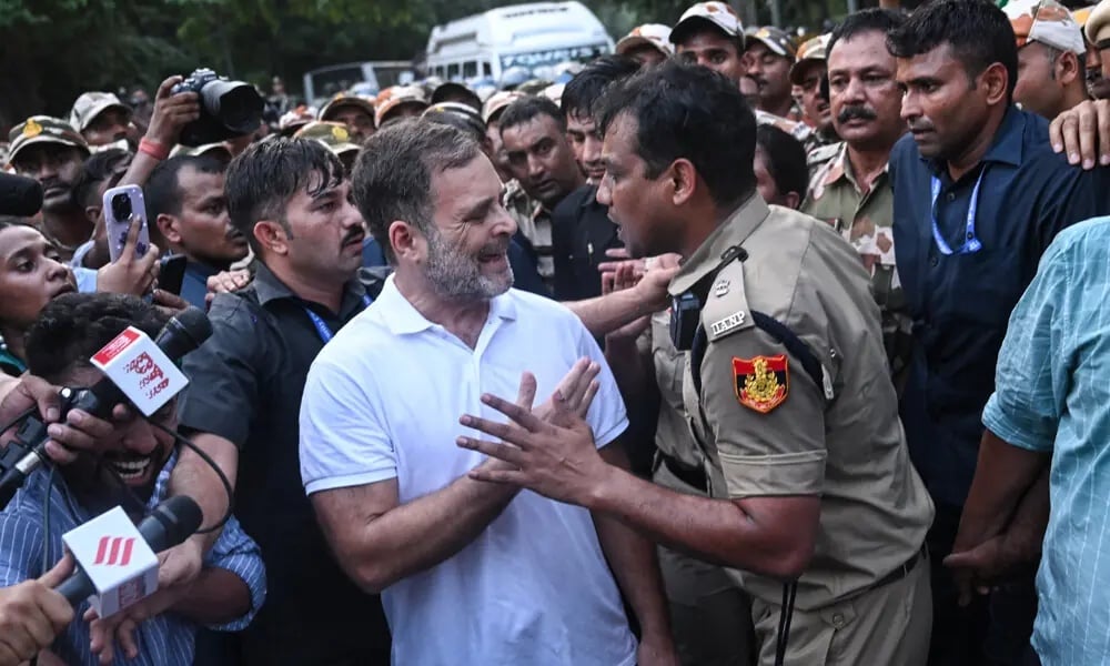 Source: https://www.brecorder.com/news/40443114/rahul-gandhi-indian-opposition-lawmakers-detained-over-election-chief-protest-for-second-day