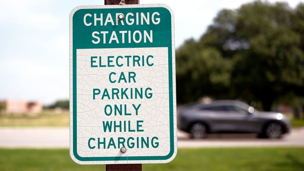 Mixed perceptions on electric vehicle adoption and market challenges Balanced News