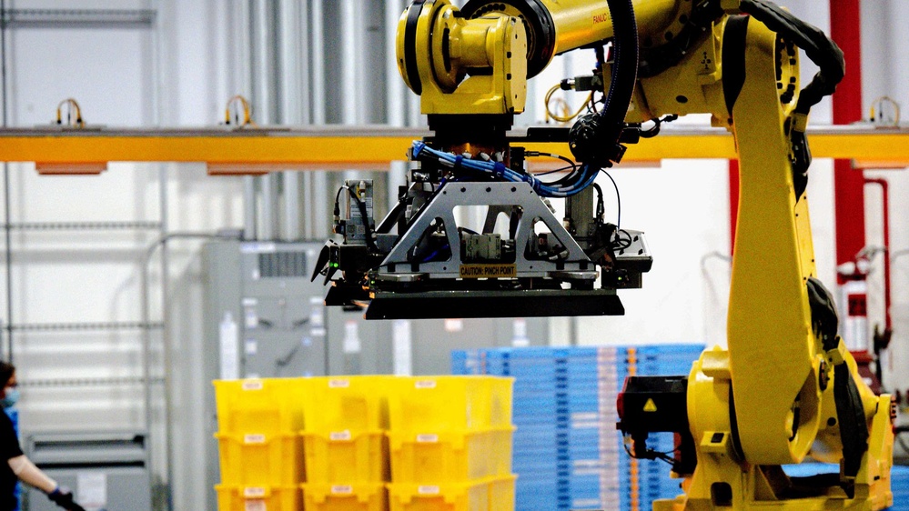 Move over humans: Amazon warehouses will soon use more robots than people