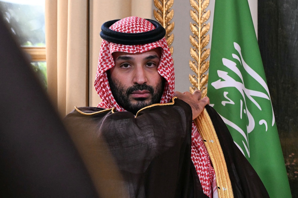 Saudi Arabia under military pressure from Iran, Houthis