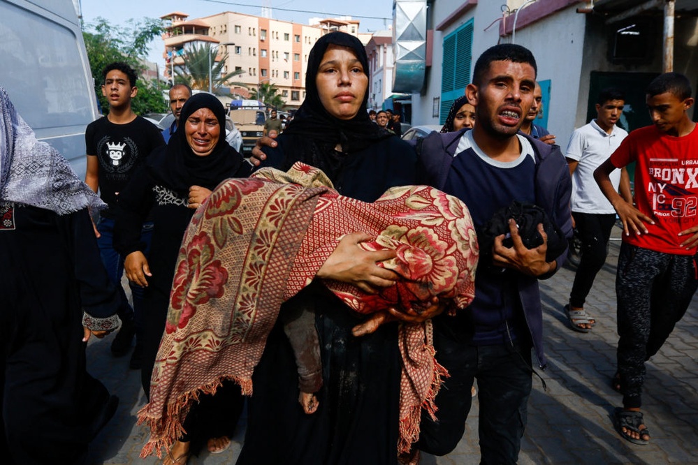 Israel and Hamas agreed to extend the truce for another day to continue negotiations over hostages Balanced News