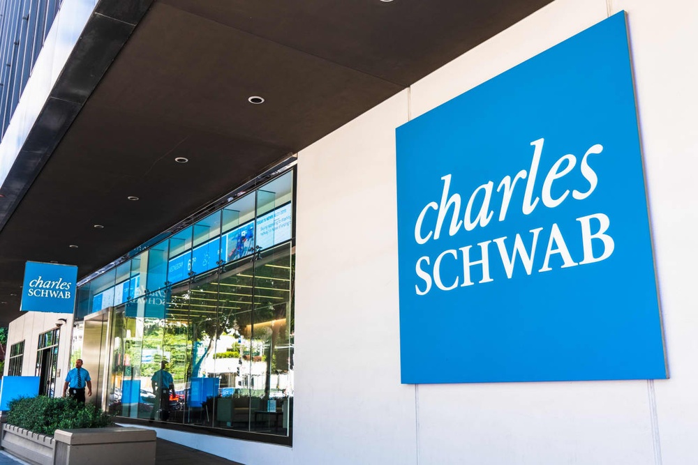 Schwab's stock keeps falling for these three reasons, JPMorgan analyst says