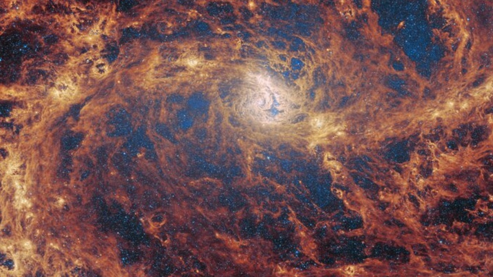 Has the James Webb Space Telescope discovered a 'missing' supermassive black hole? (video)