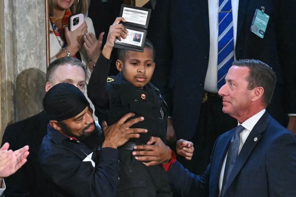 Breaking down whether Democrats didn't stand and clap for child battling cancer at Trump speech