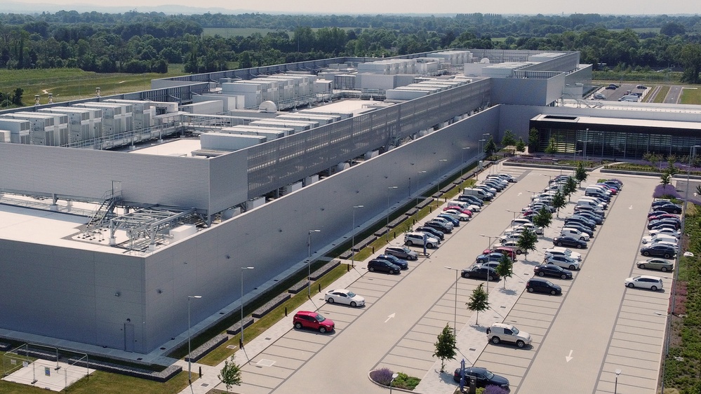This nuclear plant was set to close. Then Meta stepped in to power AI data centers