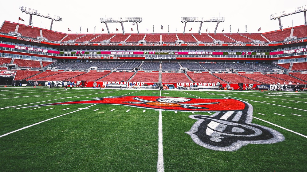 Buccaneers relocating ahead of hurricane to practice for game at New Orleans