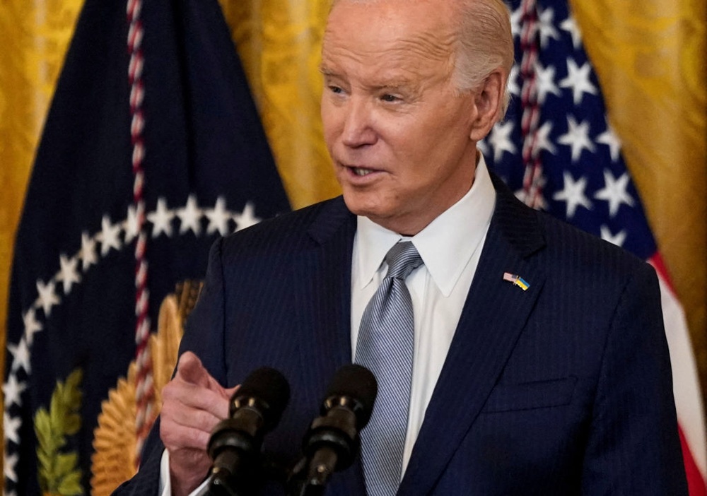 Biden administration to cap credit card late fees at $8 in move against junk fees