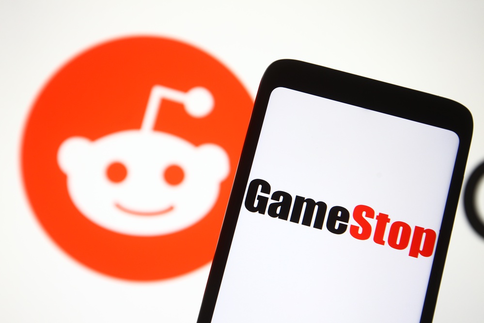 The 'villain' in Reddit's GameStop investor saga is shutting down