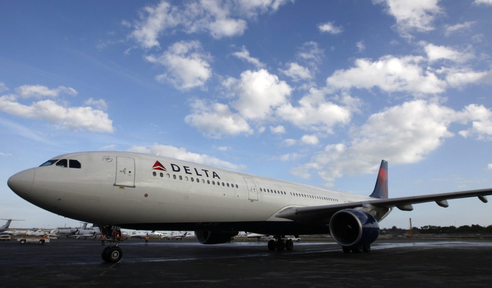 Major airlines suspend flights to, from Israel amid war with Hamas