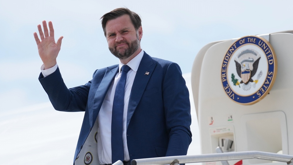 Secret Service agent placed on leave following leak involving Vance's security detail