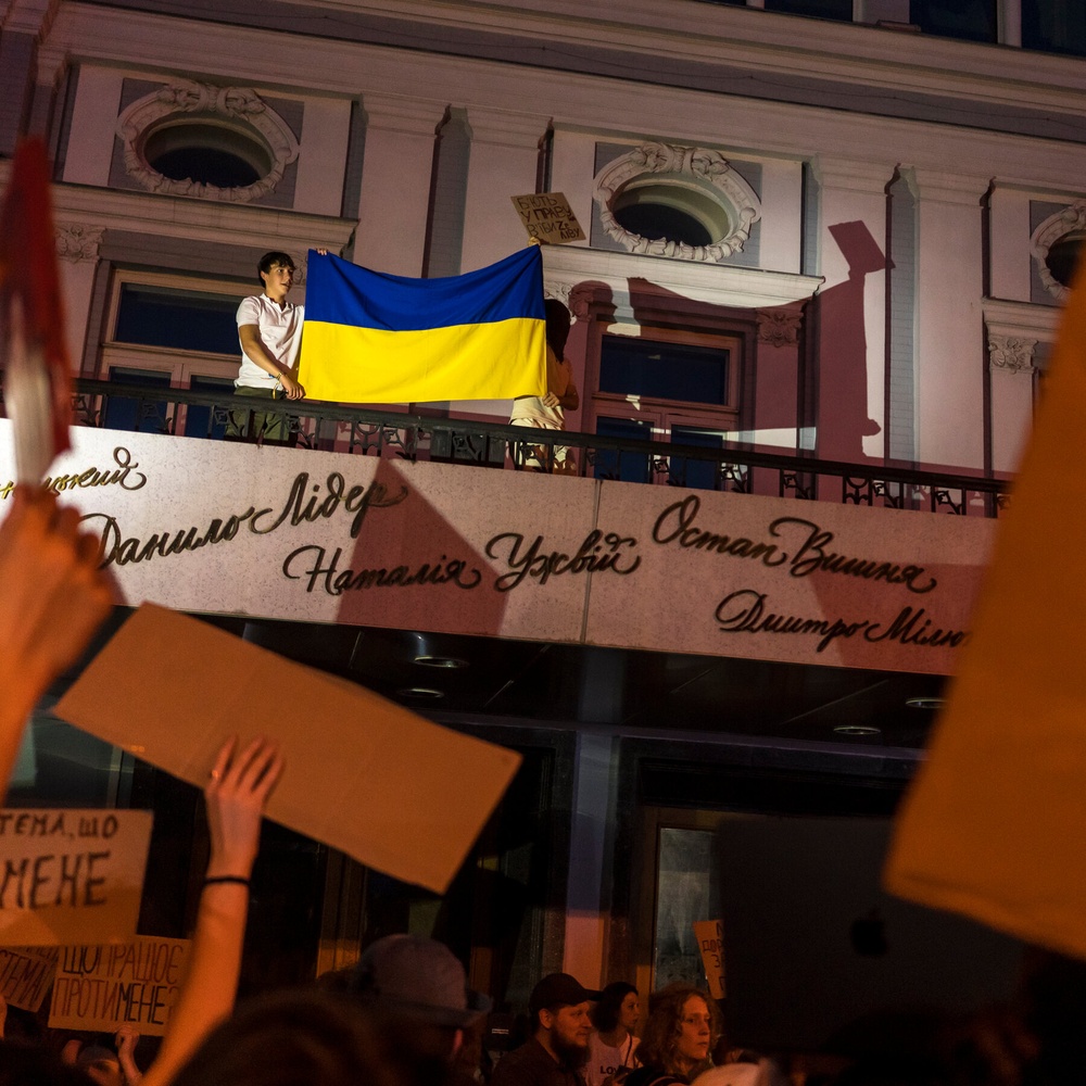 Zelensky retreats from anti-corruption reform amidst protests and EU pressure.