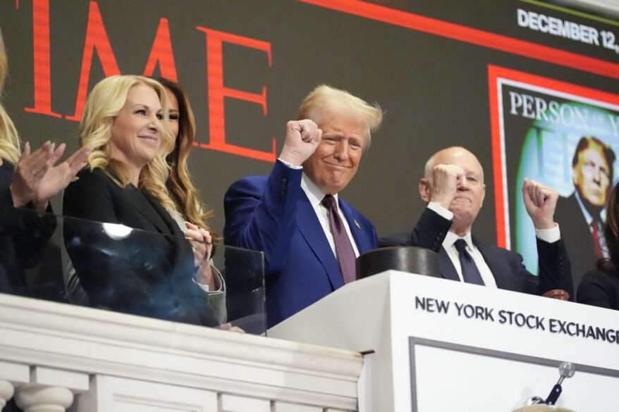 More Than a Dozen U.S. Officials Dumped Stocks Before Trump's Tariffs Tanked the Market