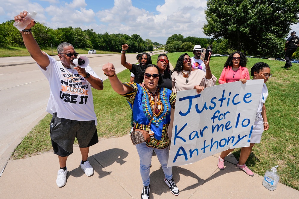 Source: https://www.nbcnews.com/news/crime-courts/karmelo-anthony-fatal-stabbing-trial-rcna348642
