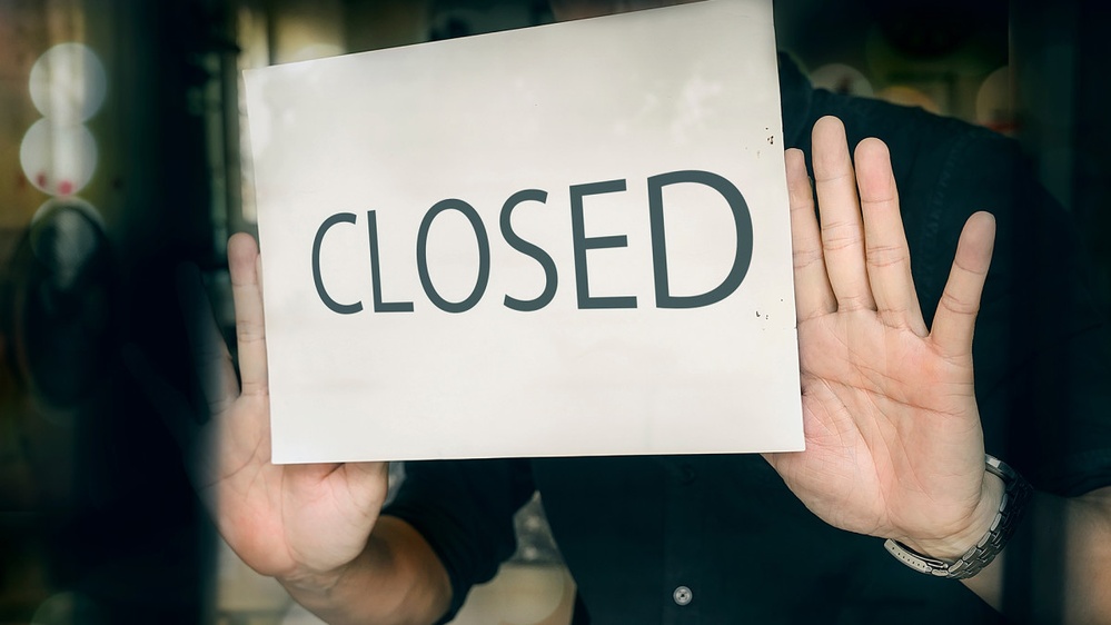 Analyst makes bold prediction about store closures in 2025