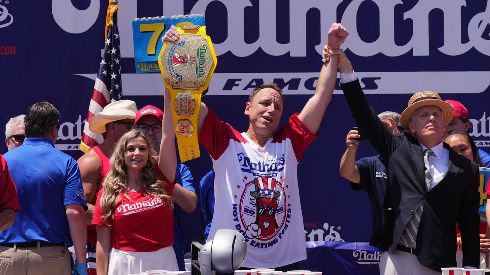 Joey Chestnut wins Nathan's Hot Dog Eating Contest for 17th time in return