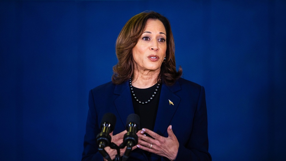 The Populist Mantle Is Harris's for the Taking