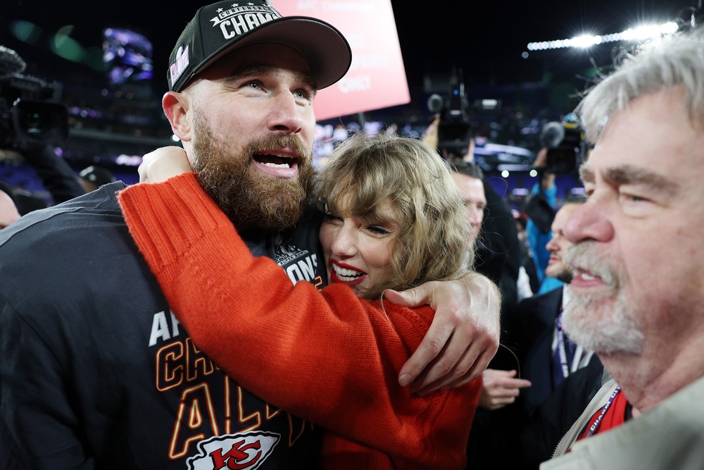 Taylor Swift, Travis Kelce's relationship spotlighted amid Super Bowl