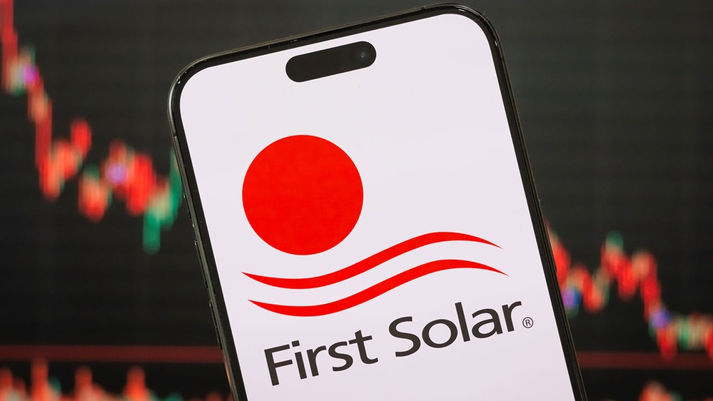 First Solar stock price drops after investors react to executive's tariff comments