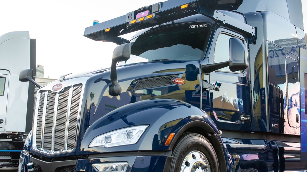 First driverless semi hits the highways in Texas