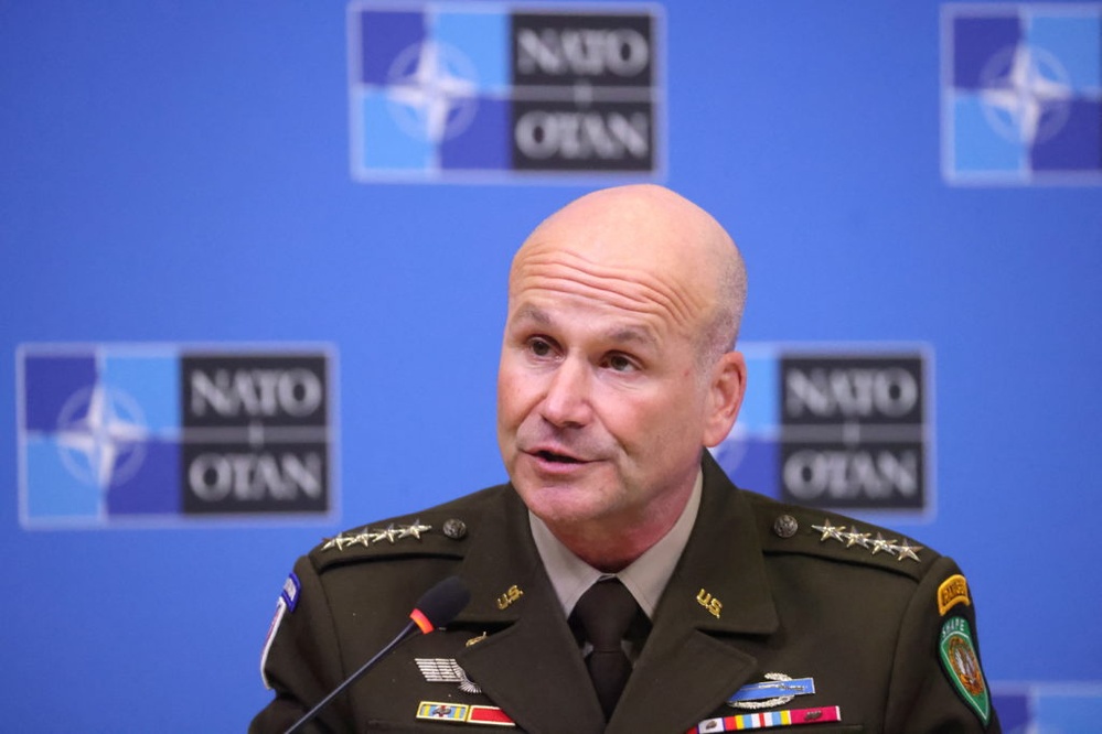 Ukraine will be outgunned by Russia 10 to 1 in weeks without U.S. help, top Europe general says