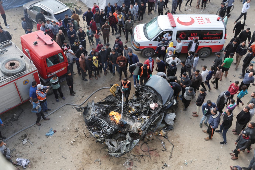 Israeli airstrikes in Rafah kill 44 Palestinians as ground invasion of southern city looms