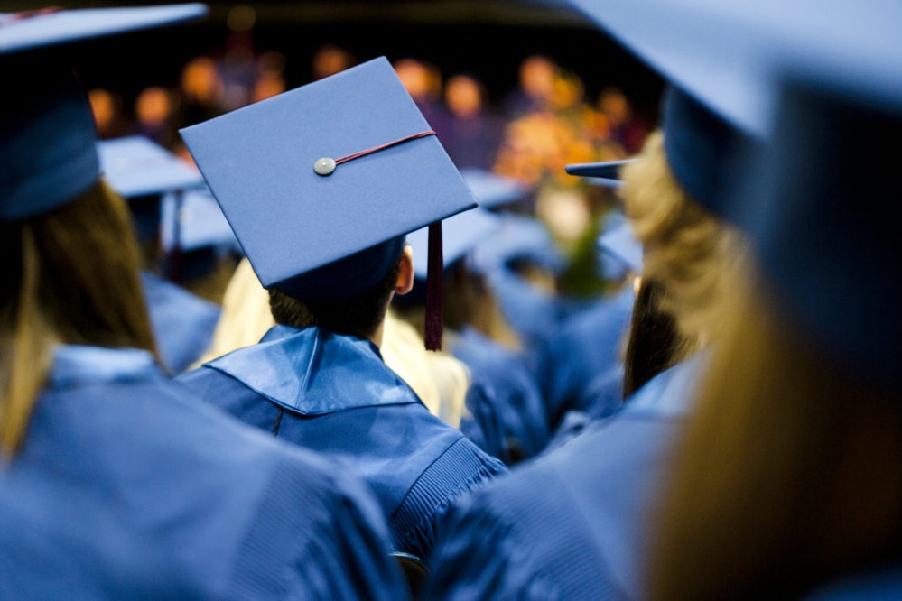 4 tips for new grads looking for work in an uncertain market