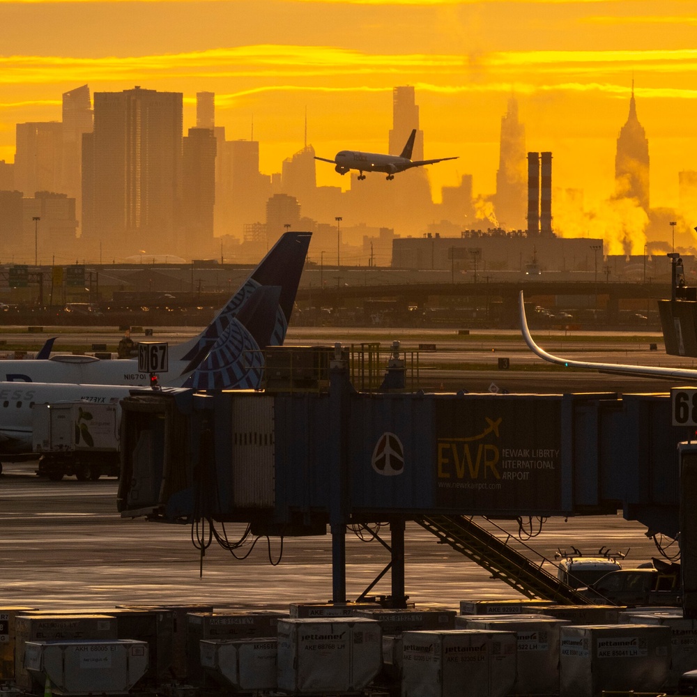 Newark Airport faces recurring system outages causing major travel disruptions