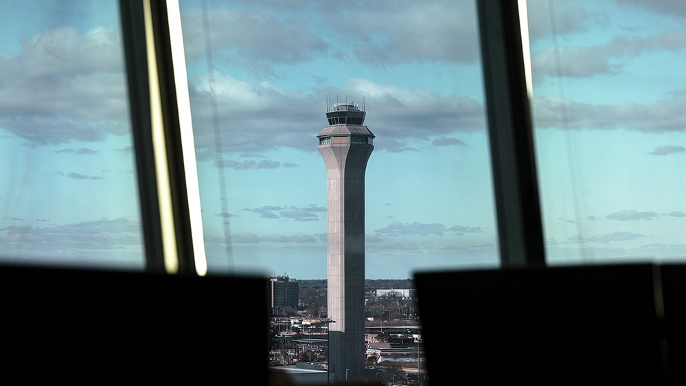 Major airline makes big change to ease travel woes amid chaos at Newark airport