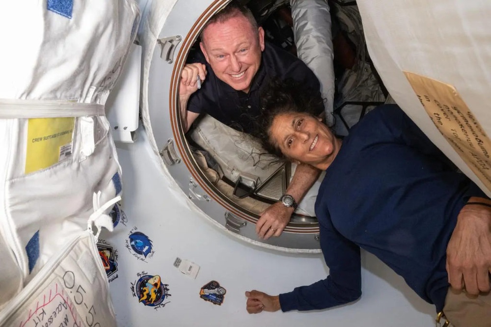 NASA decides 2 astronauts will stay in space until 2025, nixing return on Boeing capsule